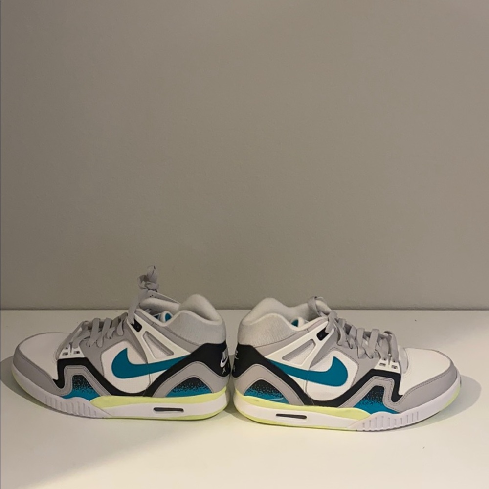 Nike Air Tech Challenge 2